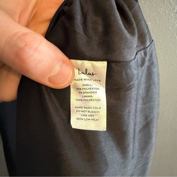 Lulus NWT Grand Beauty Ruffle One Shoulder Size M - Picture 9 of 10